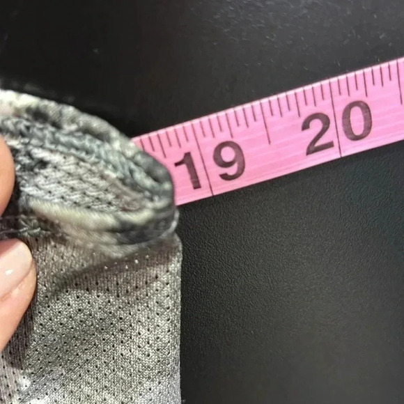 Nike Dri-Fit Sheer Thin strap Y-back,pattern, athletic tank top - Picture 5 of 6